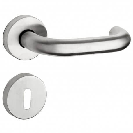 Satin stainless steel handle with patented nozzle