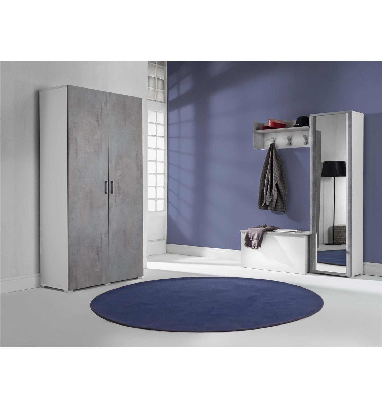 Mueble con doble puerta y cuatro estantes regulables, puertas de hormigón blanco.