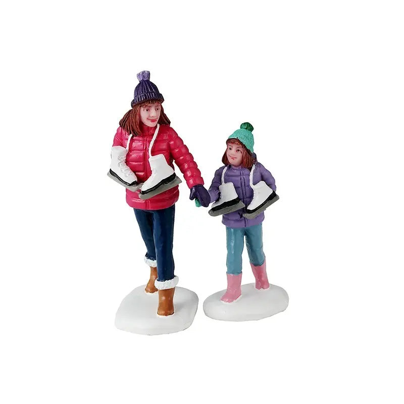 Lemax “Skating Sisters” set 2 pezzi – H7,2 cm