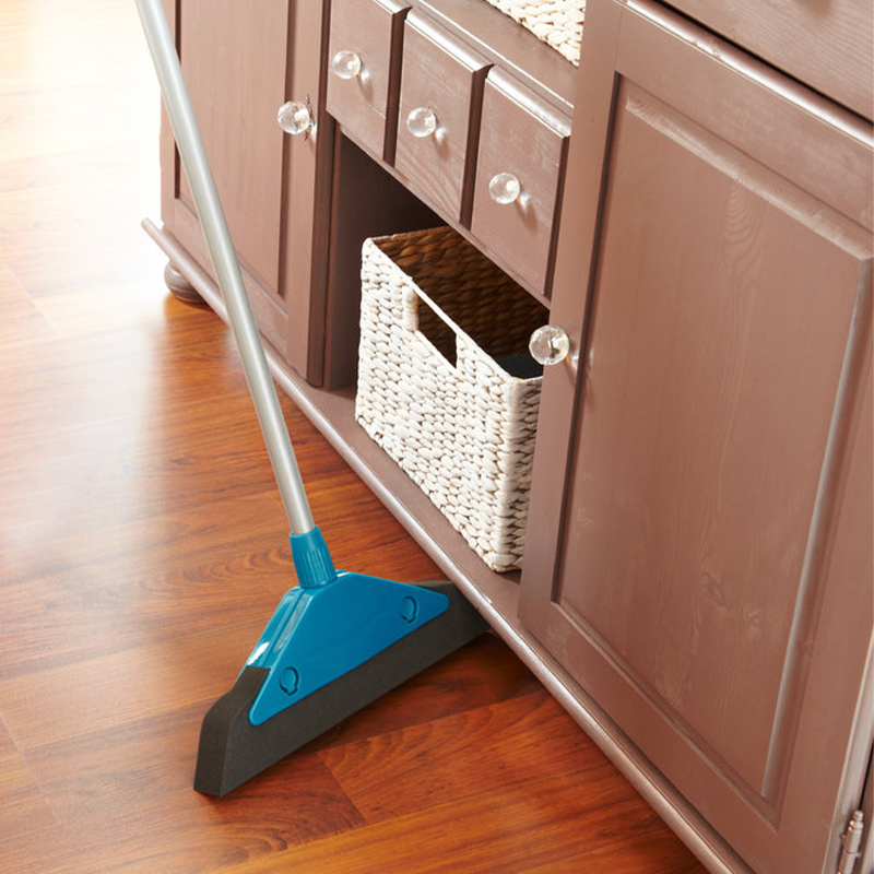 Soft & Easy foam broom with threaded connection