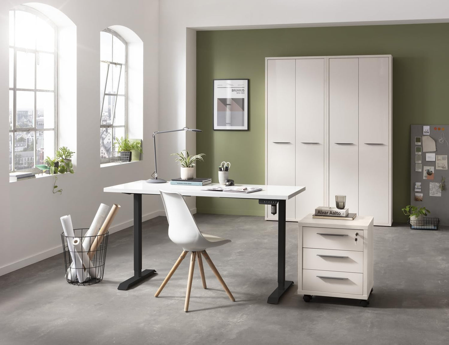 Escritorio Ajustable en Altura Standing Desk con 4 Alturas y Pantalla Integrada (150x69 cm) Blanco Lacado y Negro