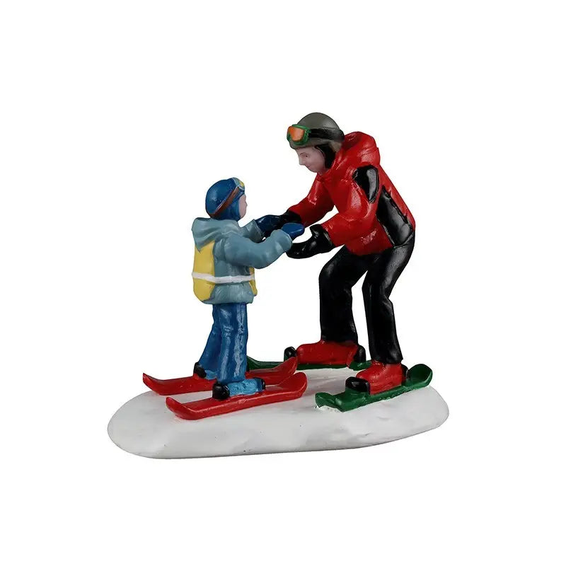 Lemax “Ski Slope Lesson” – 6,1 x 6,8 x 4,8 cm