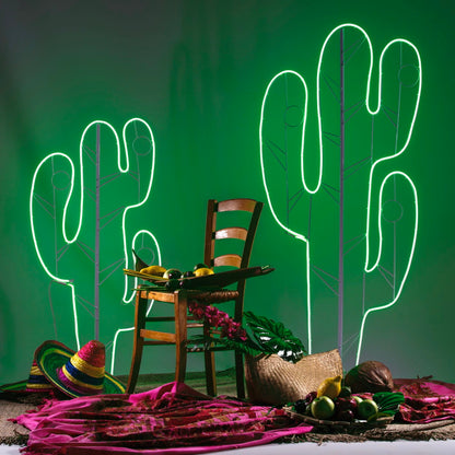 Grüner Neonkaktus 4m x 1,20m 480 LEDs