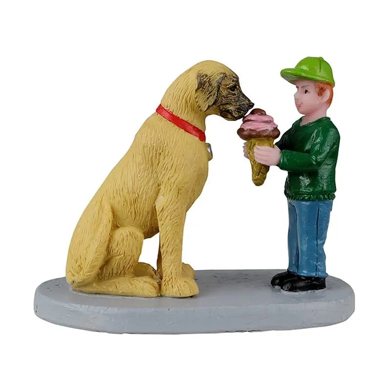 Bambino con cane e gelato – Personaggio per villaggio natalizio cm 5,6x2,9x4,6h