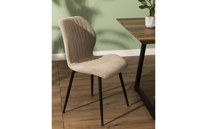 Sedia Jole in tessuto beige con gambe in metallo nero cm 47x58x85