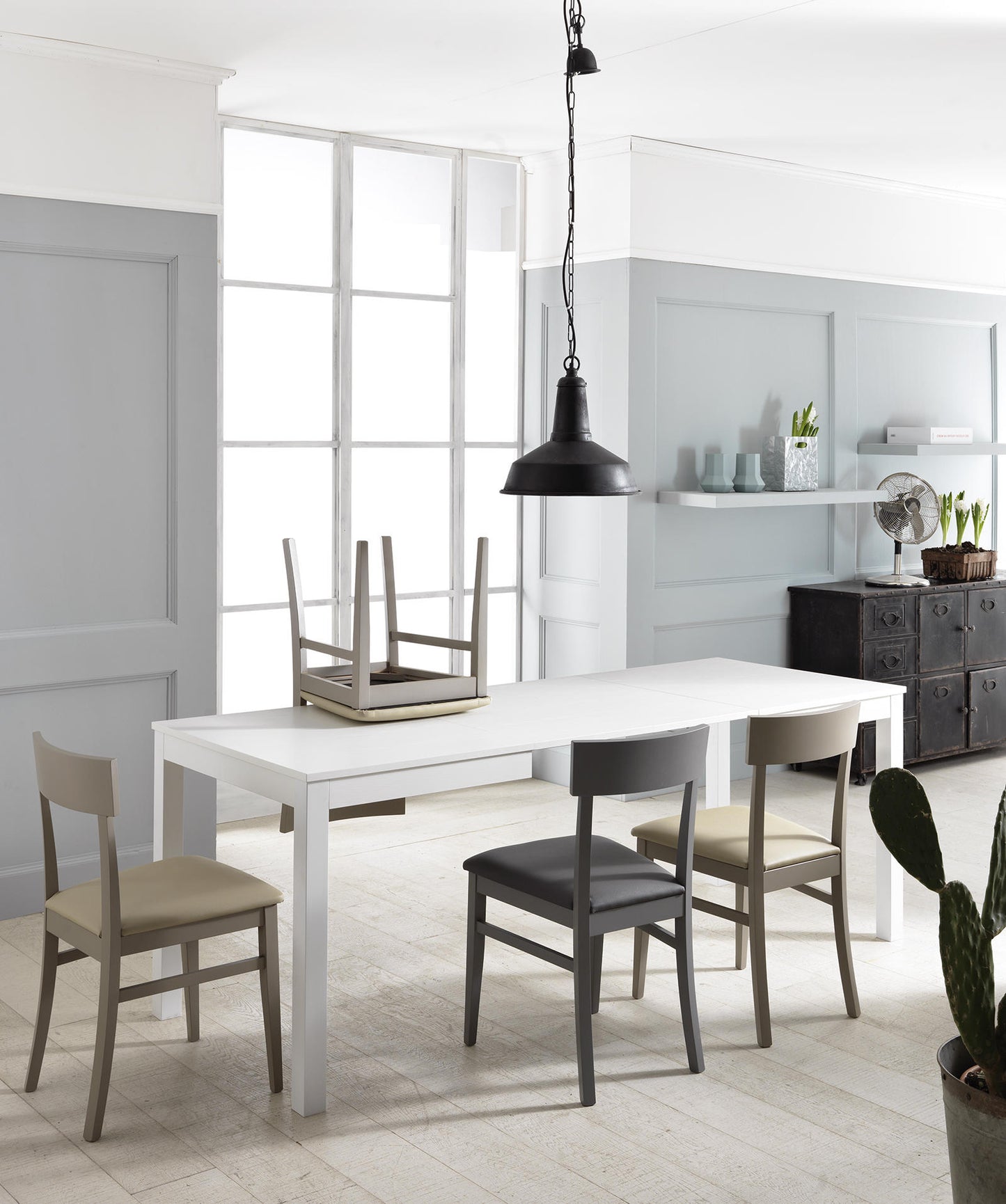 Tavolo allungabile in melaminico bianco 130/210x80x76h cm