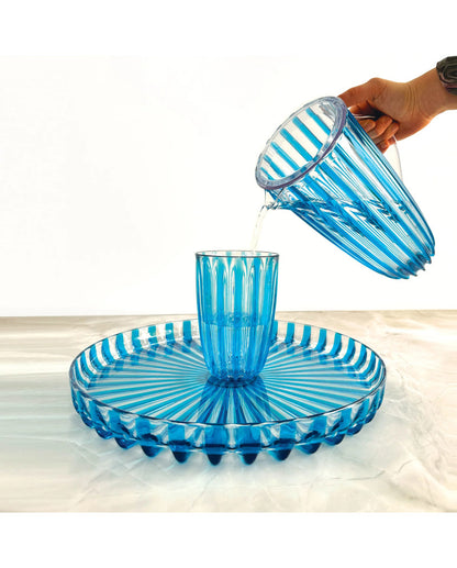 Karaffe mit Pin-up-Deckel, hellblaue Farbe 19,5 x 13 x H 27 cm